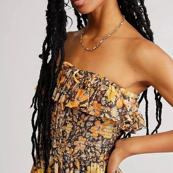 Floral Hibiscus Lane Strapless Flutter Midi Dress - Licorice - Picture 5 of 10